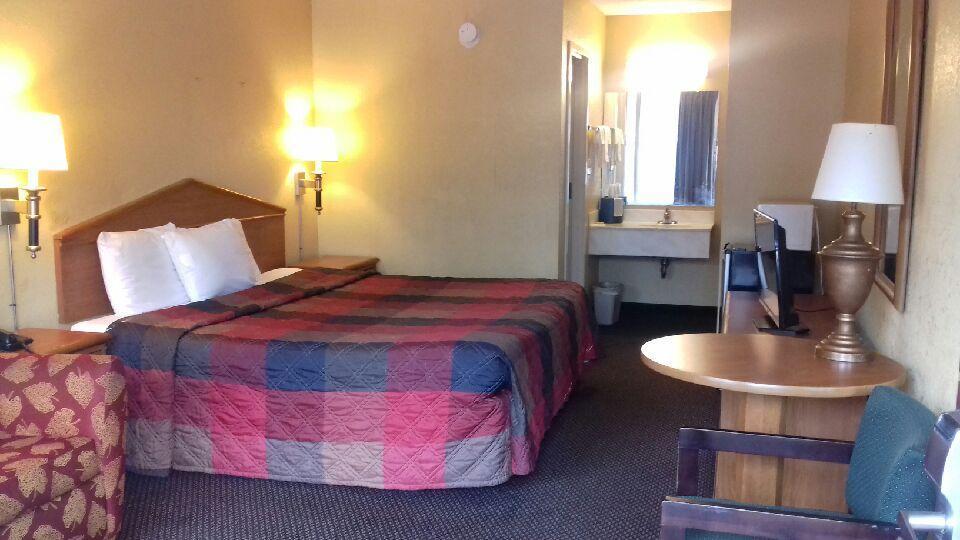 Budgetel Inn And Suites Birmingham Extérieur photo