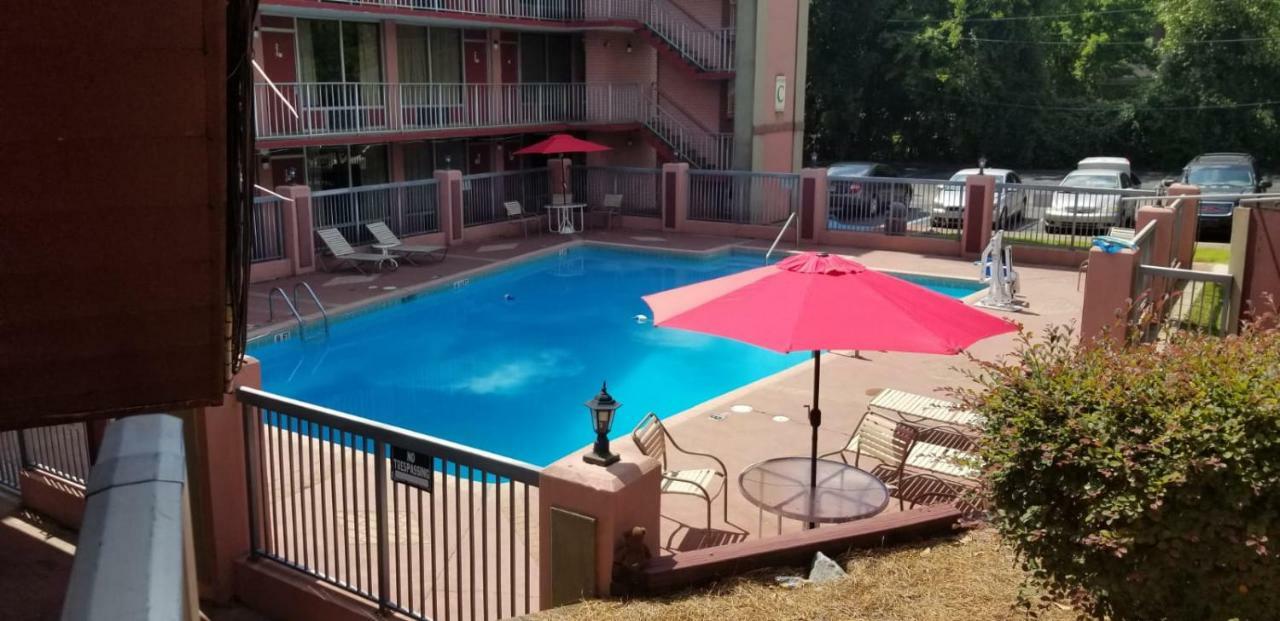 Budgetel Inn And Suites Birmingham Extérieur photo