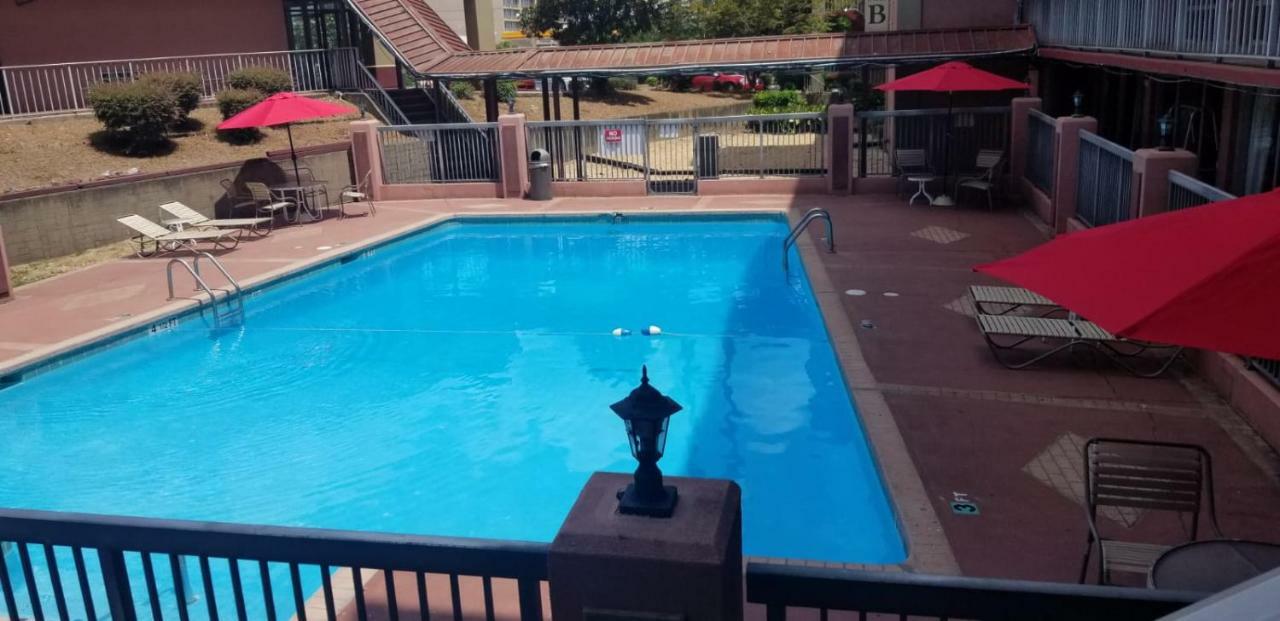 Budgetel Inn And Suites Birmingham Extérieur photo